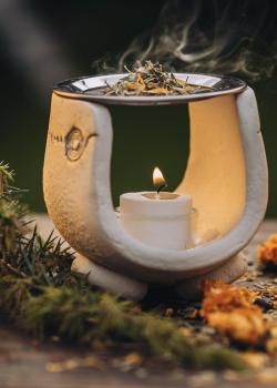 Keramikräucherstövchen mit Spirale im Set