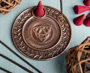 Preview: Halter Triqueta